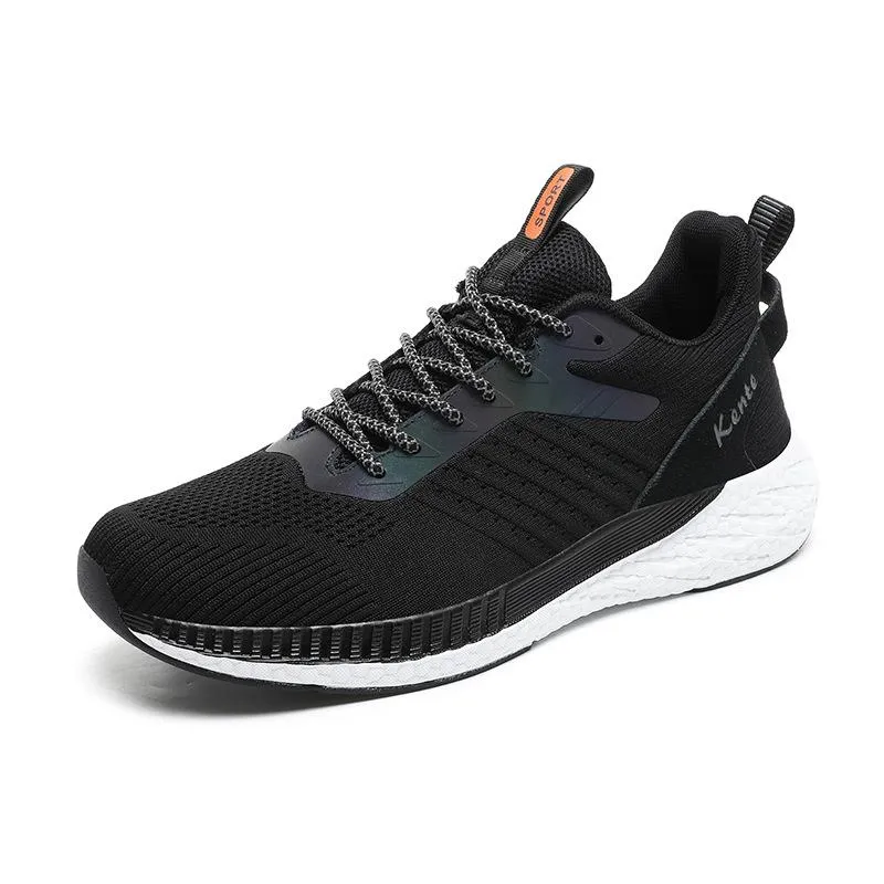 Lightweight breathable sports shoes