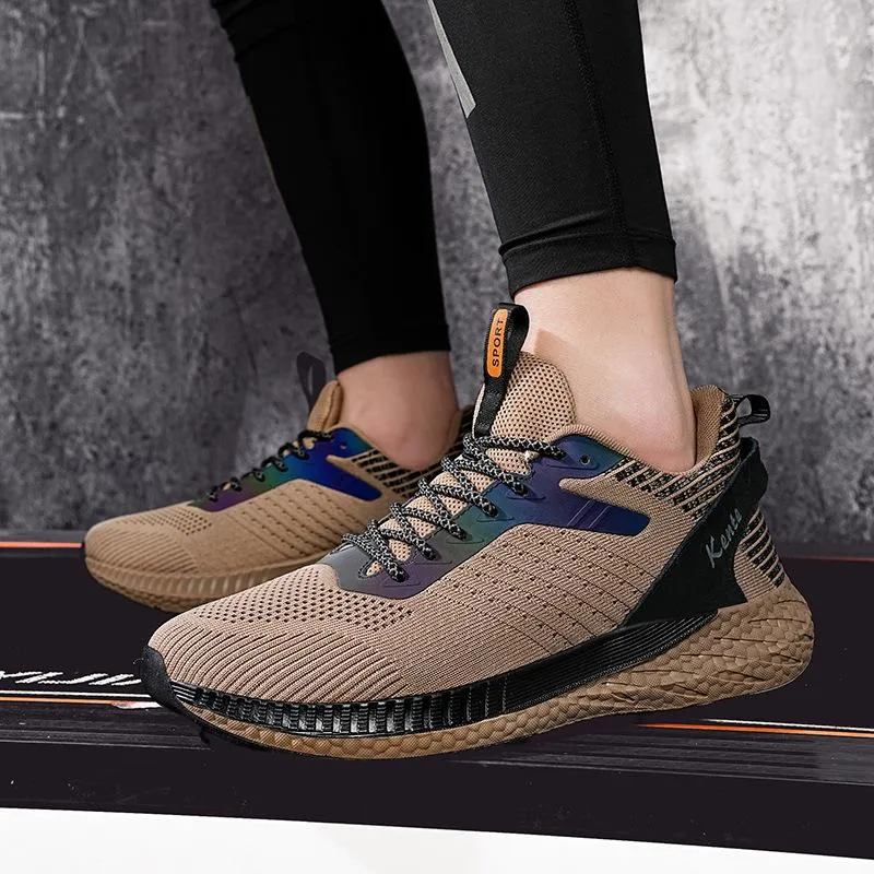 Lightweight breathable sports shoes